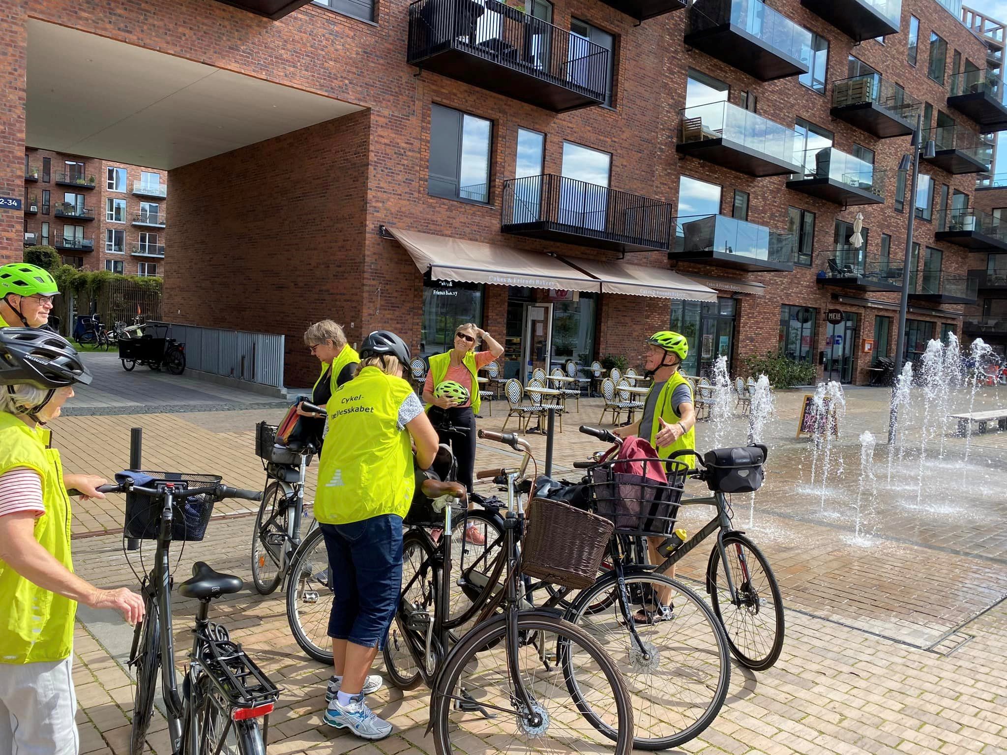 362283777 2090082464700984 635960936118380672 N